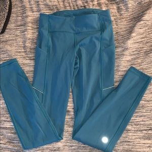 Lululemon leggings size 4